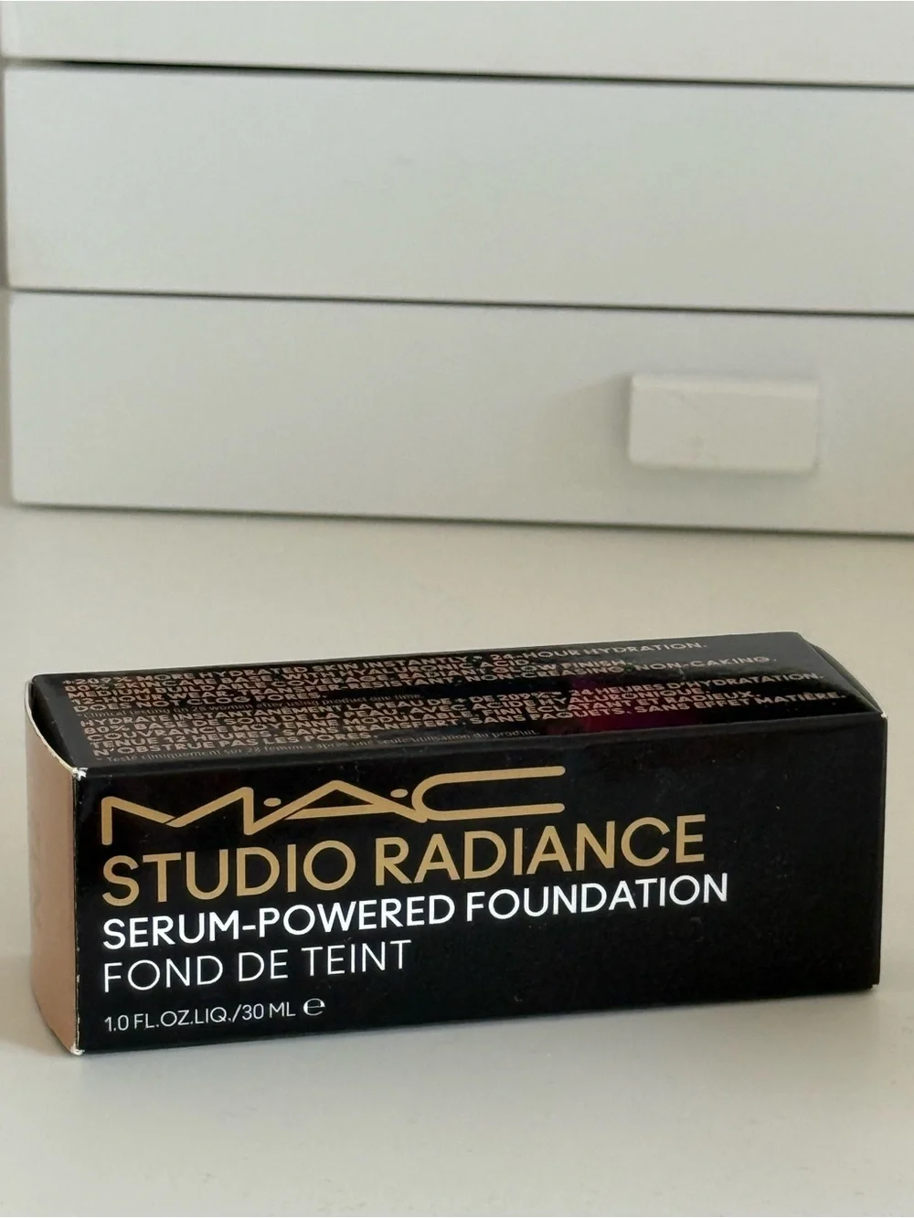 MAC Cosmetics Studio Radiance Serum-Powered Foundation N12